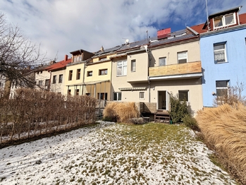 soukromá zahrada k bytu  - Pronájem bytu 3+1 v osobním vlastnictví 100 m², České Budějovice