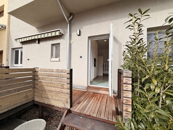 vstup na zahradu - Pronájem bytu 3+1 v osobním vlastnictví 100 m², České Budějovice