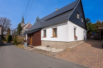 Pohled z ulice - Prodej domu 180 m², Vejprty