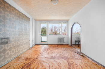 Obývací pokoj - Prodej bytu 3+1 v osobním vlastnictví 77 m², Praha 4 - Chodov