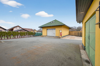 Prodej obchodních prostor 499 m², Skotnice