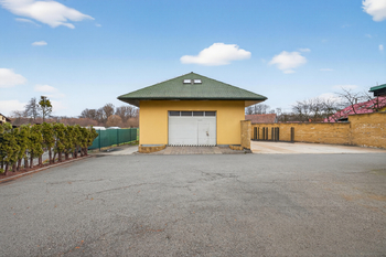 Prodej obchodních prostor 499 m², Skotnice