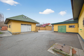 Prodej obchodních prostor 499 m², Skotnice