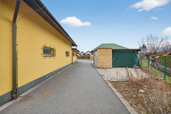 Prodej obchodních prostor 499 m², Skotnice