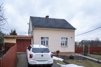 Prodej domu 155 m², Bžany