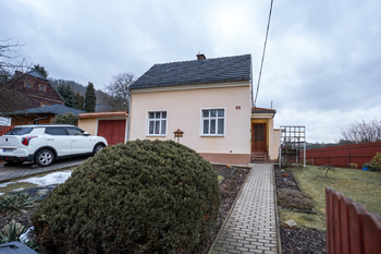 Prodej domu 155 m², Bžany