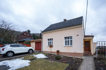 Prodej domu 155 m², Bžany