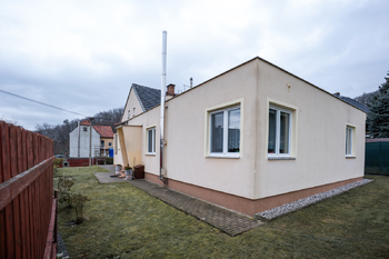 Prodej domu 155 m², Bžany