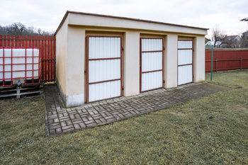 Prodej domu 155 m², Bžany