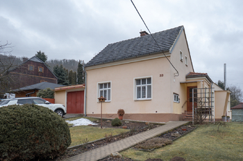 Prodej domu 155 m², Bžany