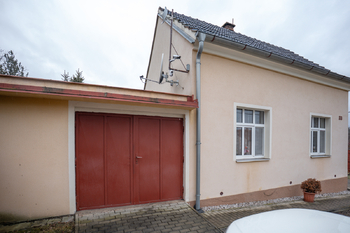 Prodej domu 155 m², Bžany