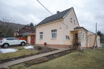 Prodej domu 155 m², Bžany