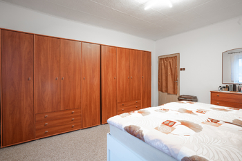 Prodej domu 155 m², Bžany