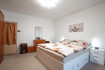 Prodej domu 155 m², Bžany