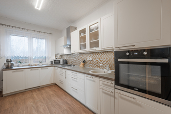 Prodej domu 155 m², Bžany