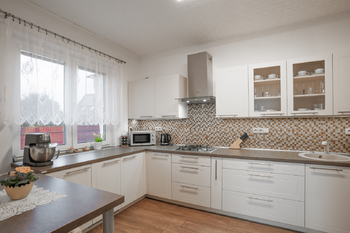 Prodej domu 155 m², Bžany