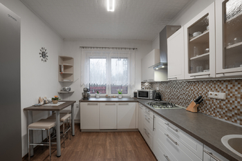 Prodej domu 155 m², Bžany