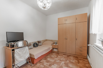 Prodej domu 155 m², Bžany