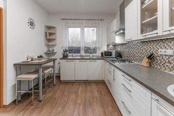 Prodej domu 155 m², Bžany