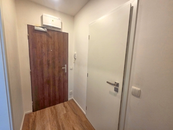 předsíň - Pronájem bytu 2+kk v osobním vlastnictví 33 m², České Budějovice