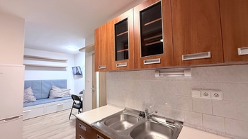 Kuchyň - Pronájem bytu 1+kk v osobním vlastnictví 20 m², Praha 4 - Záběhlice