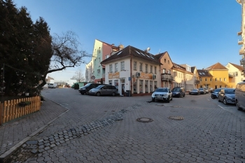 Okolí domu - Prodej bytu 2+kk v osobním vlastnictví 41 m², Praha 9 - Kyje