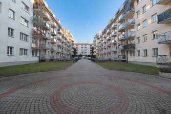 Vnitroblok - Prodej bytu 2+kk v osobním vlastnictví 41 m², Praha 9 - Kyje