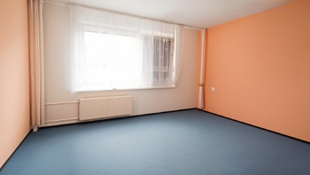 Bez nábytku AI - pokoj 2 - aktuálně ložnice. - Prodej bytu 3+1 v družstevním vlastnictví 77 m², Děčín