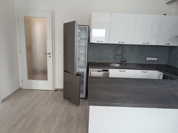 Pronájem bytu 2+kk v osobním vlastnictví 51 m², Praha 9 - Vysočany