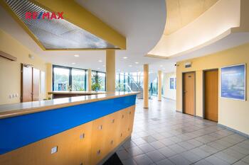 recepce - Pronájem skladovacích prostor 2325 m², Strančice