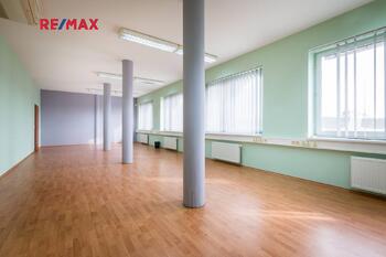 open space  - Pronájem výrobních prostor 2325 m², Strančice