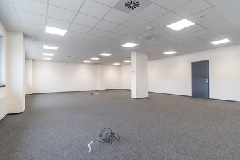 Pronájem kancelářských prostor 289 m², Tuchoměřice