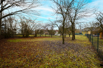 Prodej pozemku 1465 m², Březina