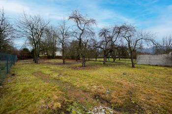 Prodej pozemku 1465 m², Březina