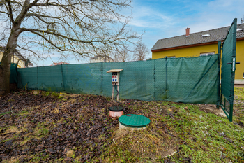 Prodej pozemku 1465 m², Březina