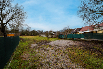 Prodej pozemku 1465 m², Březina