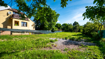 Prodej pozemku 1465 m², Březina
