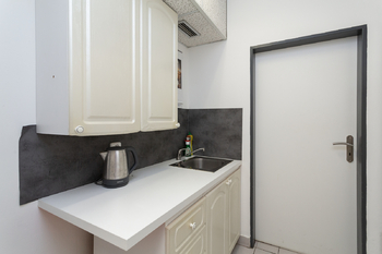 Lékařská zóna - Pronájem komerčního prostoru 63 m², Praha 4 - Nusle