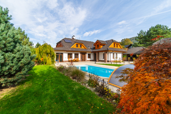 +420 739 604 767 I vaclav.adamcik@re-max.cz I prodej nemovitosti Malenovice - Prodej domu 230 m², Malenovice