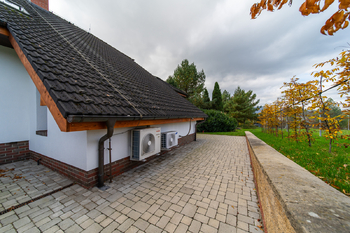 +420 739 604 767 I vaclav.adamcik@re-max.cz I prodej nemovitosti Malenovice - Prodej domu 230 m², Malenovice