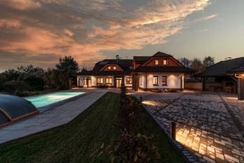 +420 739 604 767 I vaclav.adamcik@re-max.cz I prodej nemovitosti Malenovice - Prodej domu 230 m², Malenovice