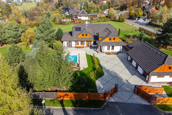 +420 739 604 767 I vaclav.adamcik@re-max.cz I prodej nemovitosti Malenovice - Prodej domu 230 m², Malenovice