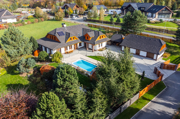 +420 739 604 767 I vaclav.adamcik@re-max.cz I prodej nemovitosti Malenovice - Prodej domu 230 m², Malenovice