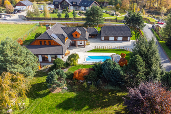 +420 739 604 767 I vaclav.adamcik@re-max.cz I prodej nemovitosti Malenovice - Prodej domu 230 m², Malenovice