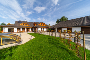 +420 739 604 767 I vaclav.adamcik@re-max.cz I prodej nemovitosti Malenovice - Prodej domu 230 m², Malenovice