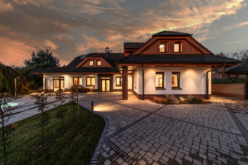 +420 739 604 767 I vaclav.adamcik@re-max.cz I prodej nemovitosti Malenovice - Prodej domu 230 m², Malenovice