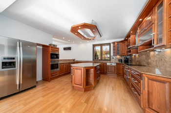 +420 739 604 767 I vaclav.adamcik@re-max.cz I prodej nemovitosti Malenovice - Prodej domu 230 m², Malenovice