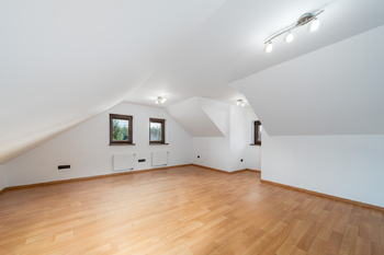 +420 739 604 767 I vaclav.adamcik@re-max.cz I prodej nemovitosti Malenovice - Prodej domu 230 m², Malenovice