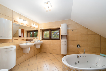 +420 739 604 767 I vaclav.adamcik@re-max.cz I prodej nemovitosti Malenovice - Prodej domu 230 m², Malenovice