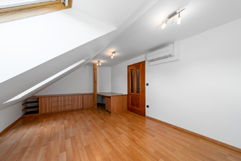 +420 739 604 767 I vaclav.adamcik@re-max.cz I prodej nemovitosti Malenovice - Prodej domu 230 m², Malenovice